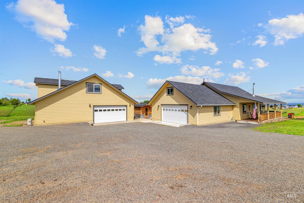 Photo of 35406 Galen Drive, Lewiston, ID 83501 (MLS # 98947481)