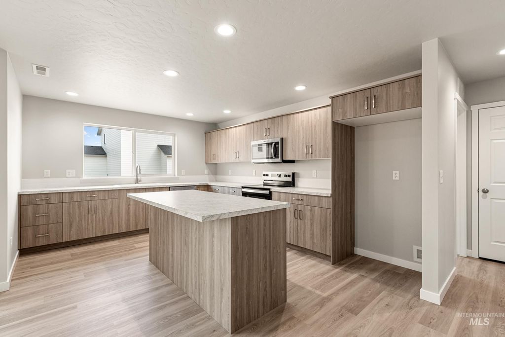 Photo of 13686 Inman Ct, Caldwell, ID 83607 (MLS # 98979264)