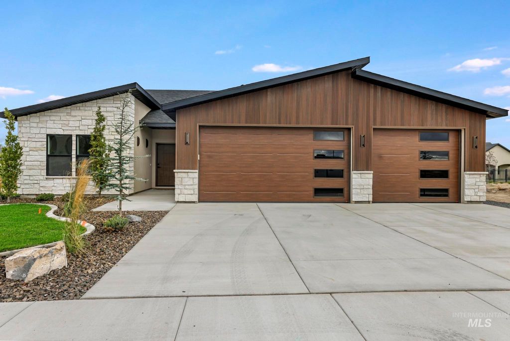 Photo of 561 Canyon Mist Drive, Twin Falls, ID 83301 (MLS # 98980591)