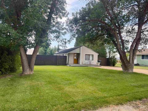 Photo of 314 W Willow Ave, Fairfield, ID 83327 (MLS # 98998619)