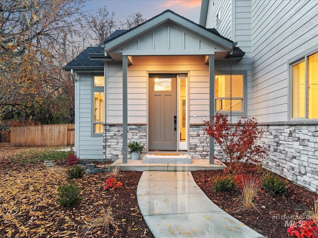 Photo of 3008 W Gerrard St, Boise, ID 83703 (MLS # 98968296)