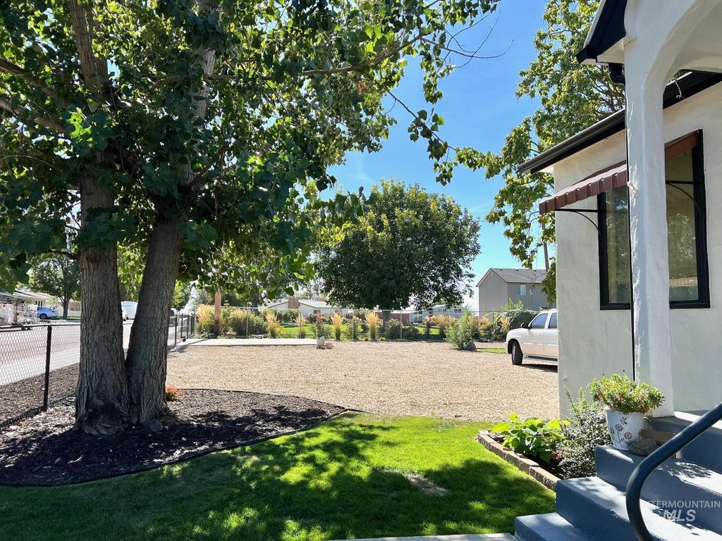 Photo of 1223 N Ohio Ave, Caldwell, ID 83605 (MLS # 98980110)