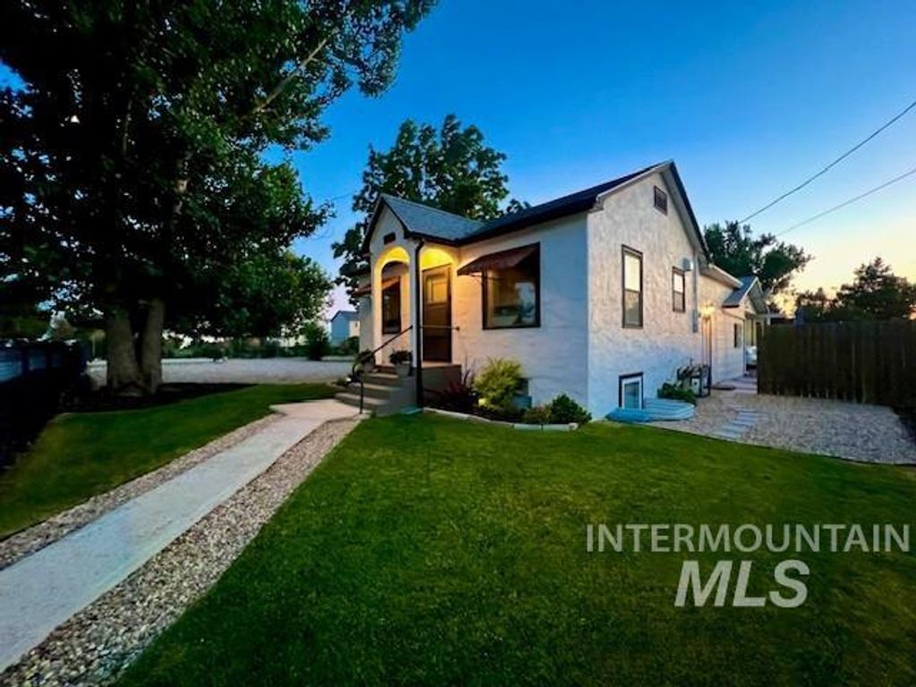 Photo of 1223 N Ohio Ave, Caldwell, ID 83605 (MLS # 98980110)