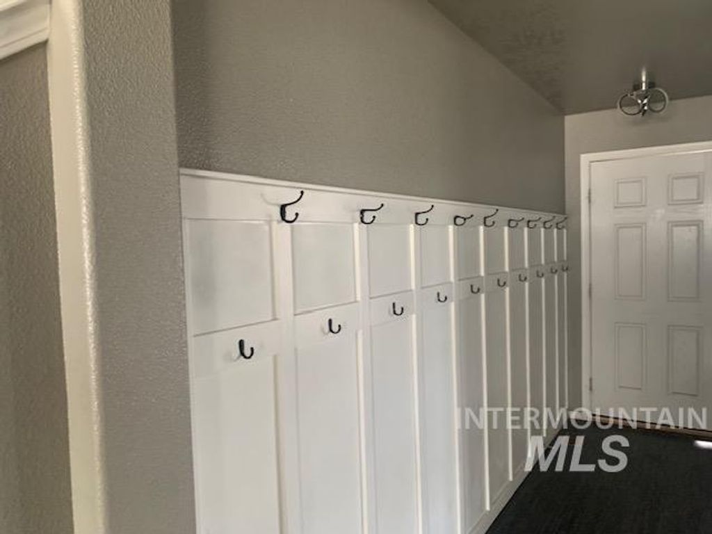 Photo of 844 Bighorn Dr, Twin Falls, ID 83301 (MLS # 98968780)