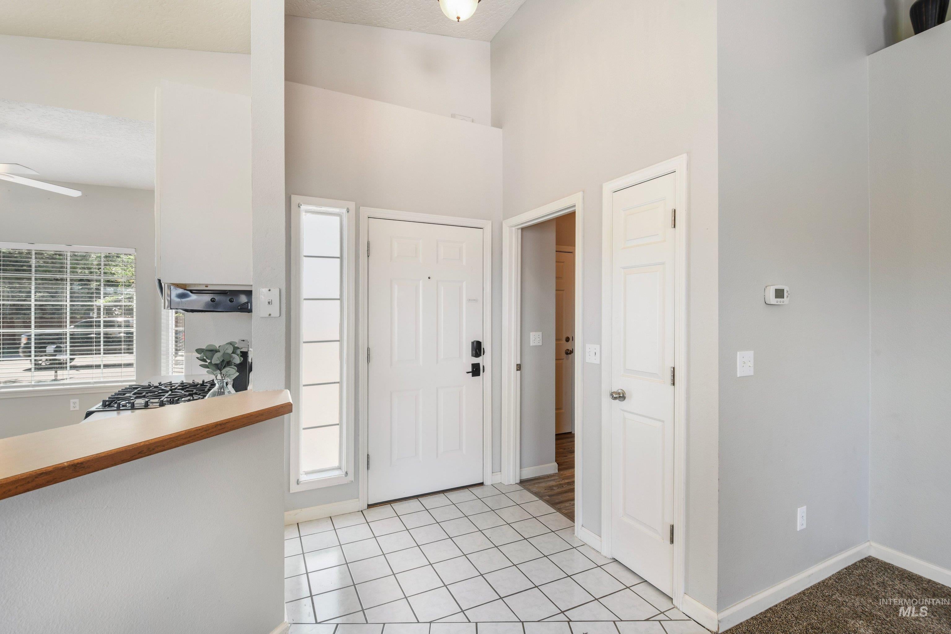 112 W Davenport Dr