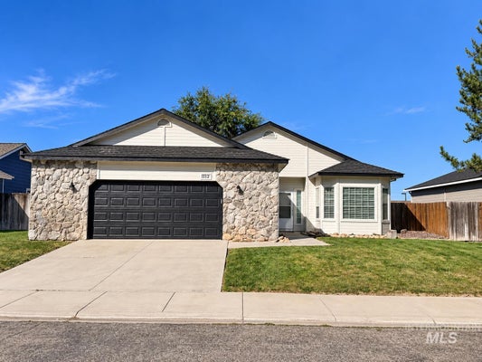 112 W DAVENPORT DR, MERIDIAN, ID 83642 - Image 2ca1e6f4d23343e5f6d52f887193501e/777531479