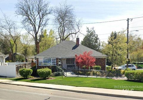 Photo of 1665 W Hill Rd, Boise, ID 83702 (MLS # 98990072)