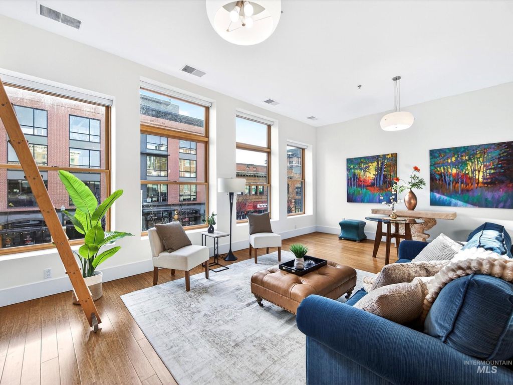 Photo of 101 N 10th Street #203, Boise, ID 83702 (MLS # 98973009)