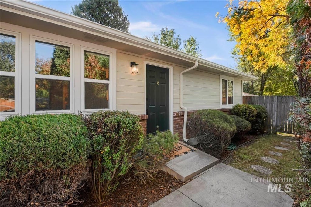 Photo of 2620 N Arthur St, Boise, ID 83703 (MLS # 99003338)