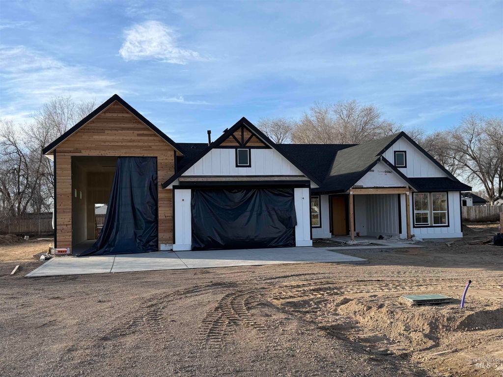 Photo of 5540 SE Greenwood Ave, Mountain Home, ID 83647 (MLS # 98969945)