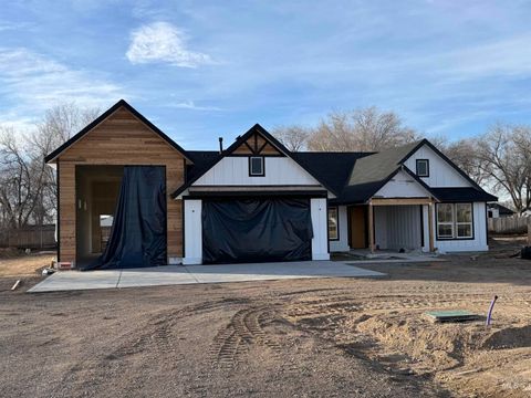 Photo of 5540 SE Greenwood Ave, Mountain Home, ID 83647 (MLS # 98969945)