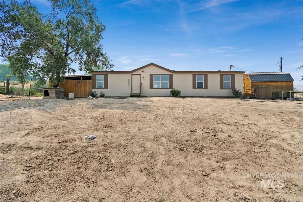 Photo of 1429 Echo Ave, Parma, ID 83660 (MLS # 98994279)