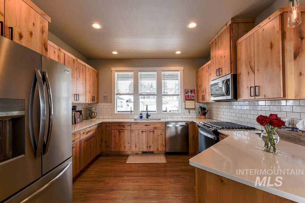Photo of 425 Southview Ave, Moscow, ID 83843 (MLS # 98975769)