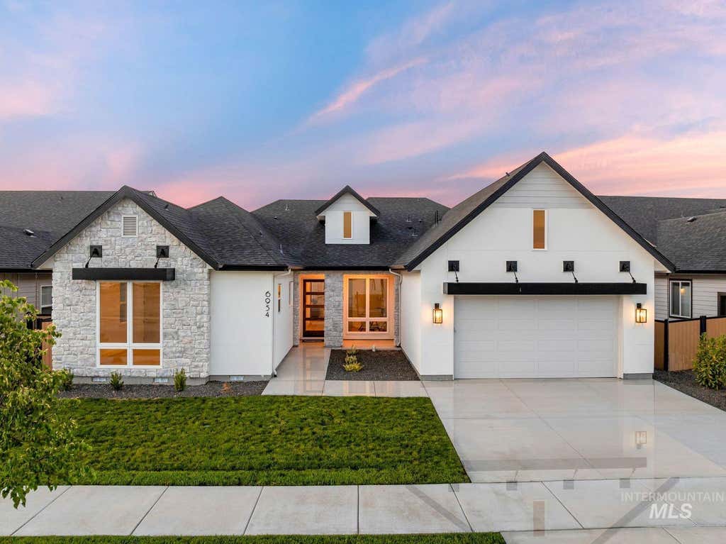 Photo of 6718 Big Wood Way, Star, ID 83669 (MLS # 98997776)