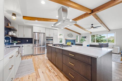 Photo of 141 E Hearthstone Dr, Boise, ID 83702 (MLS # 98942397)