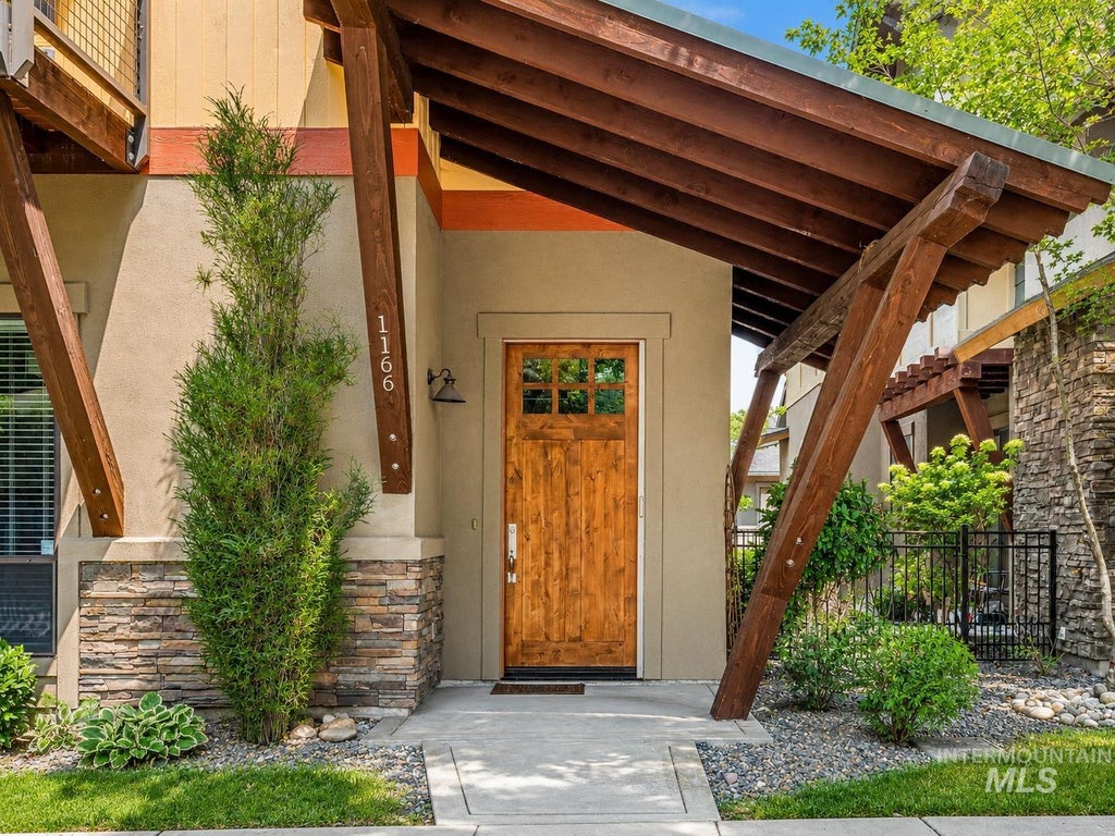 Photo of 1166 E Lone Shore Drive, Eagle, ID 83616 (MLS # 98995704)