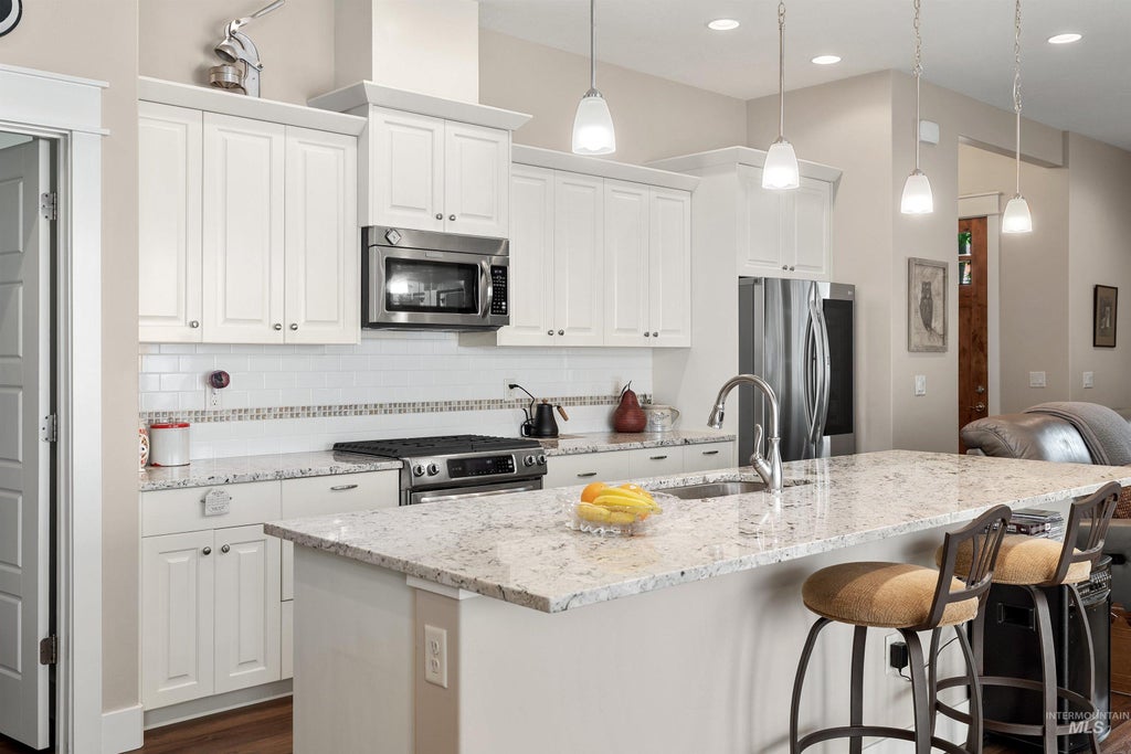 Photo of 1166 E Lone Shore Drive, Eagle, ID 83616 (MLS # 98995704)