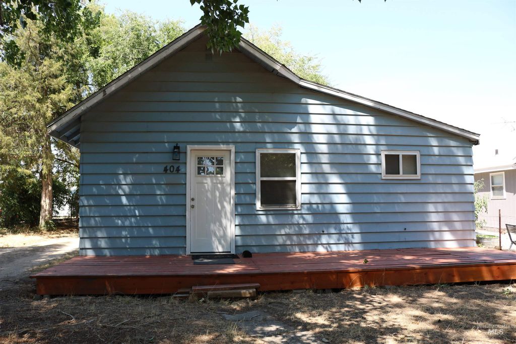 Photo of 404 E 6th St, Emmett, ID 83617 (MLS # 98957471)