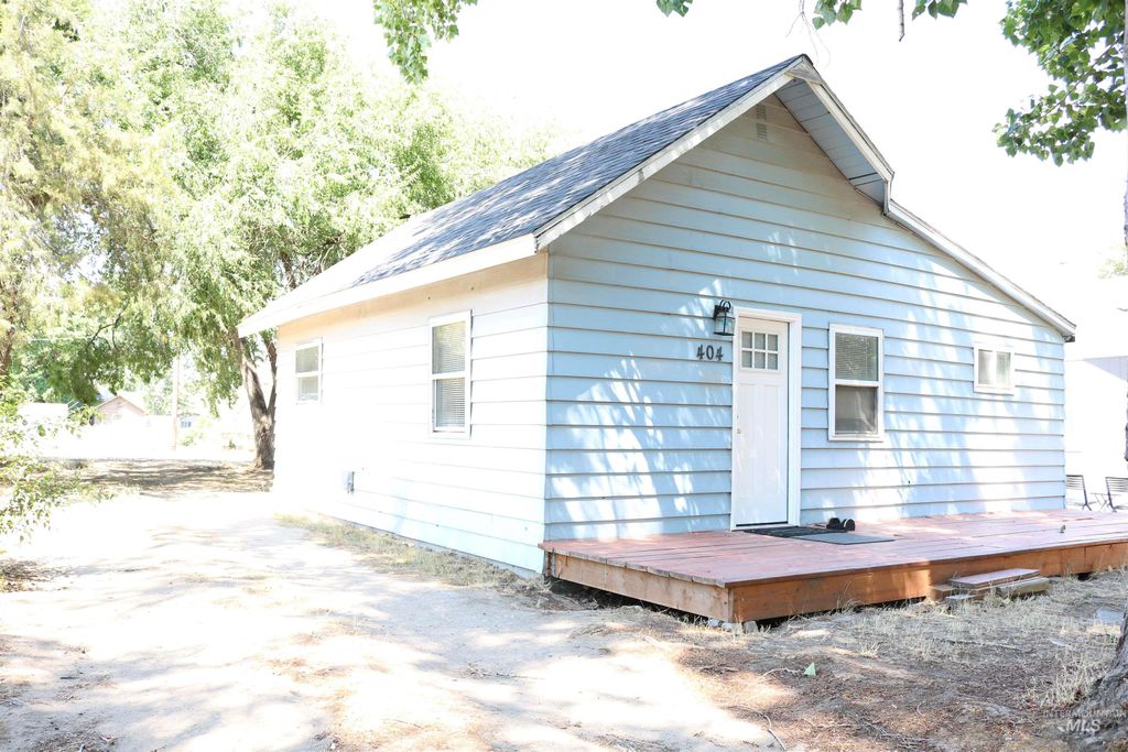 Photo of 404 E 6th St, Emmett, ID 83617 (MLS # 98957471)