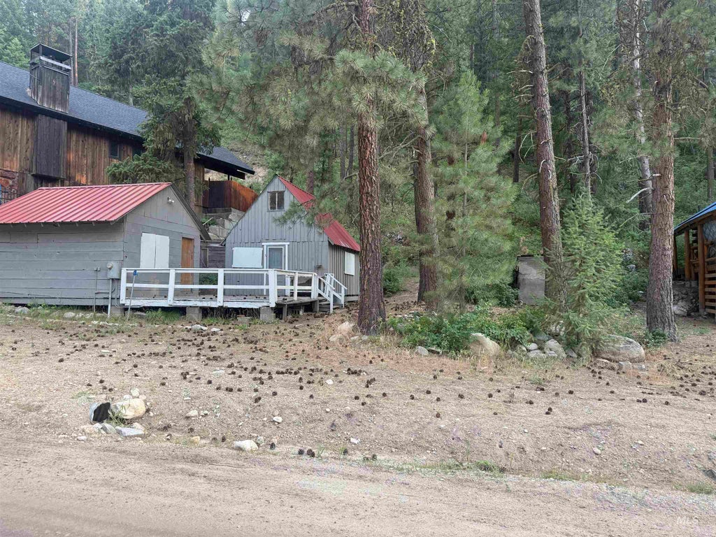 Photo of 1027 Grouse Creek Rd, Mountain Home, ID 83647 (MLS # 98999394)