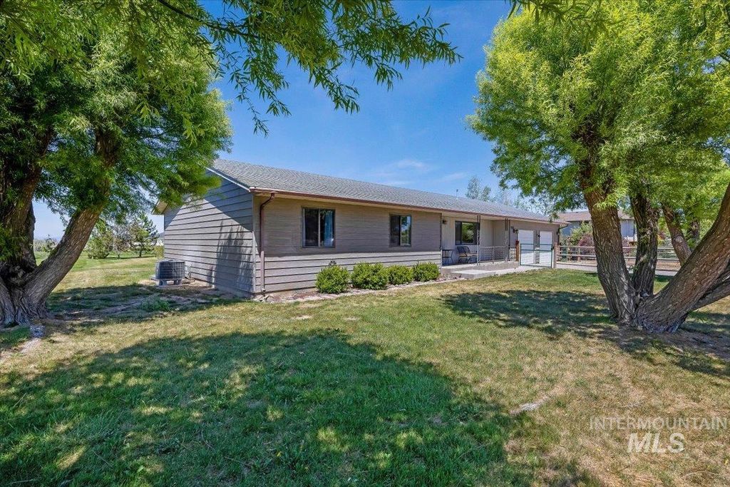 Photo of 1030 Clear Creek Drive, Buhl, ID 83316 (MLS # 98986650)