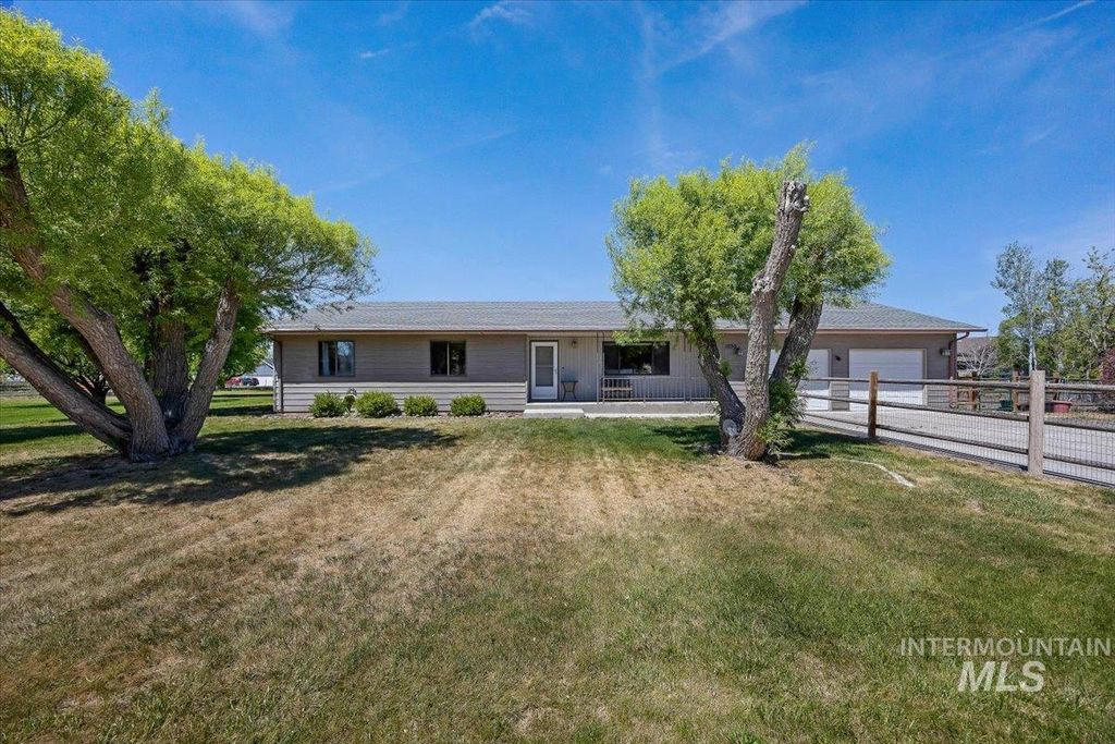 Photo of 1030 Clear Creek Drive, Buhl, ID 83316 (MLS # 98986650)