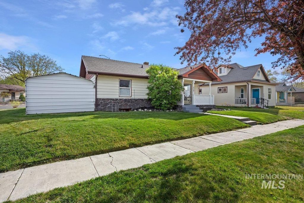 Photo of 460 6th Ave N Ave, Twin Falls, ID 83301 (MLS # 98983164)