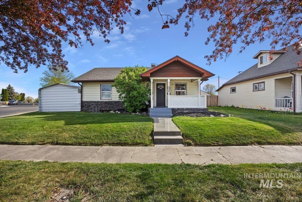 Photo of 460 6th Ave N Ave, Twin Falls, ID 83301 (MLS # 98983164)