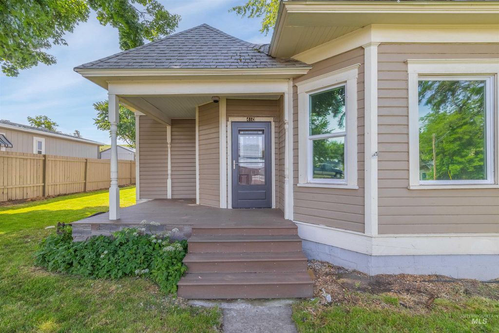 Photo of 410 High Street, Pomeroy, WA 99347 (MLS # 98965439)