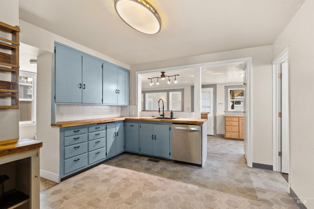 Photo of 410 High Street, Pomeroy, WA 99347 (MLS # 98965439)