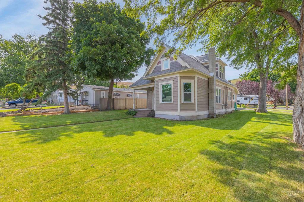Photo of 410 High Street, Pomeroy, WA 99347 (MLS # 98965439)