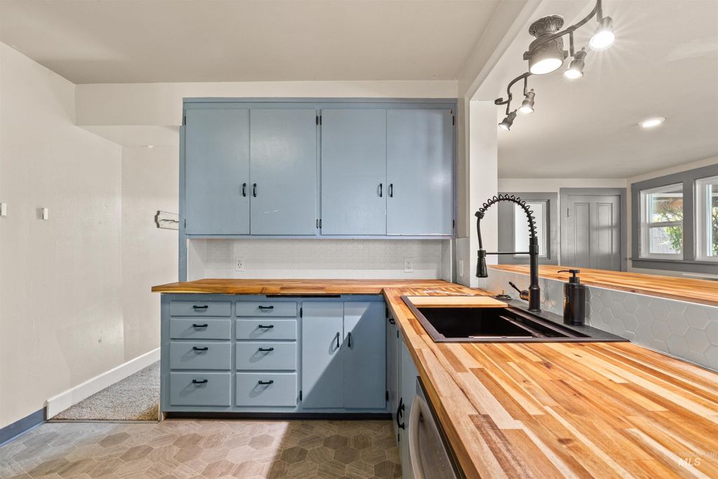 Photo of 410 High Street, Pomeroy, WA 99347 (MLS # 98965439)