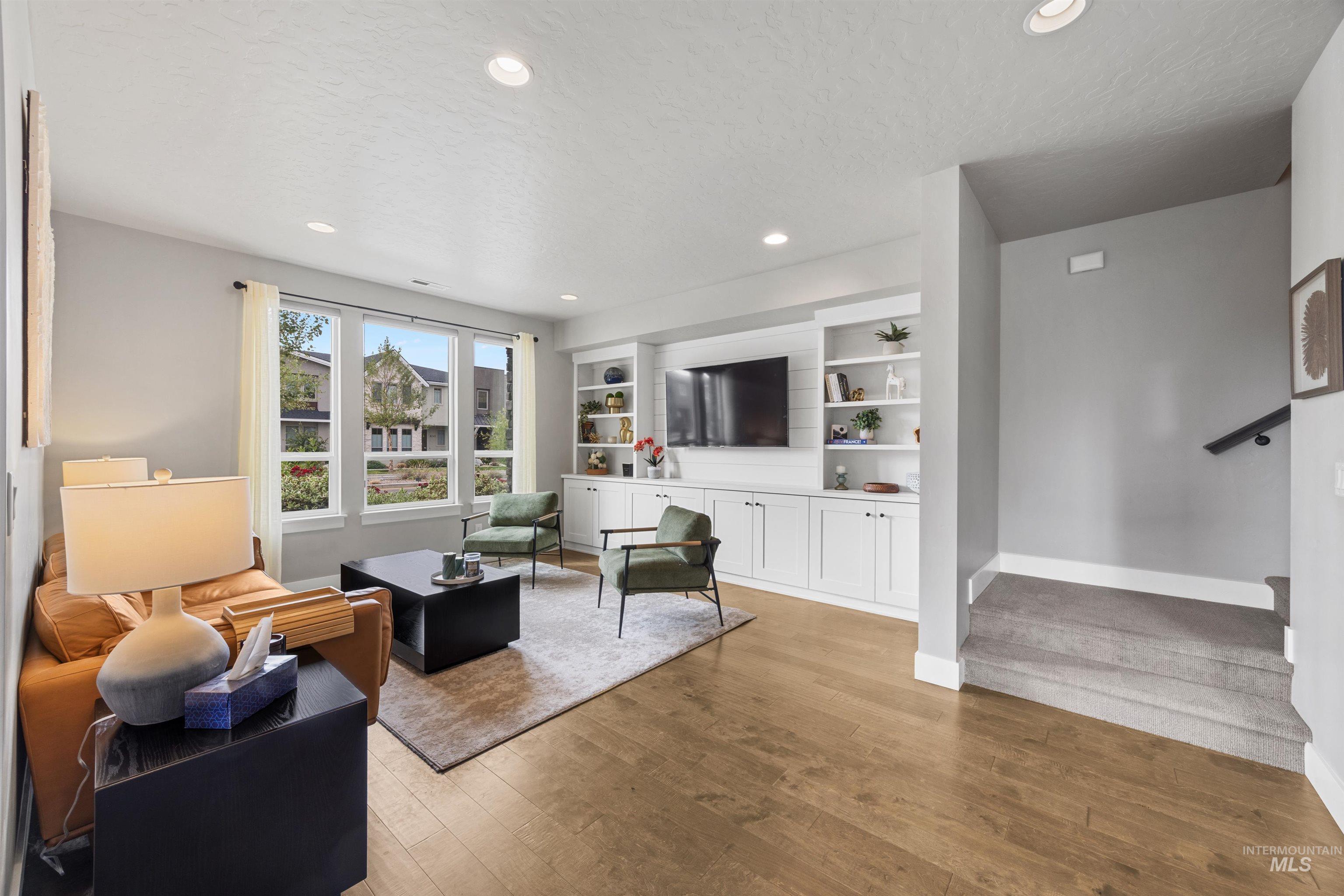 4252 E Parkcenter Blvd