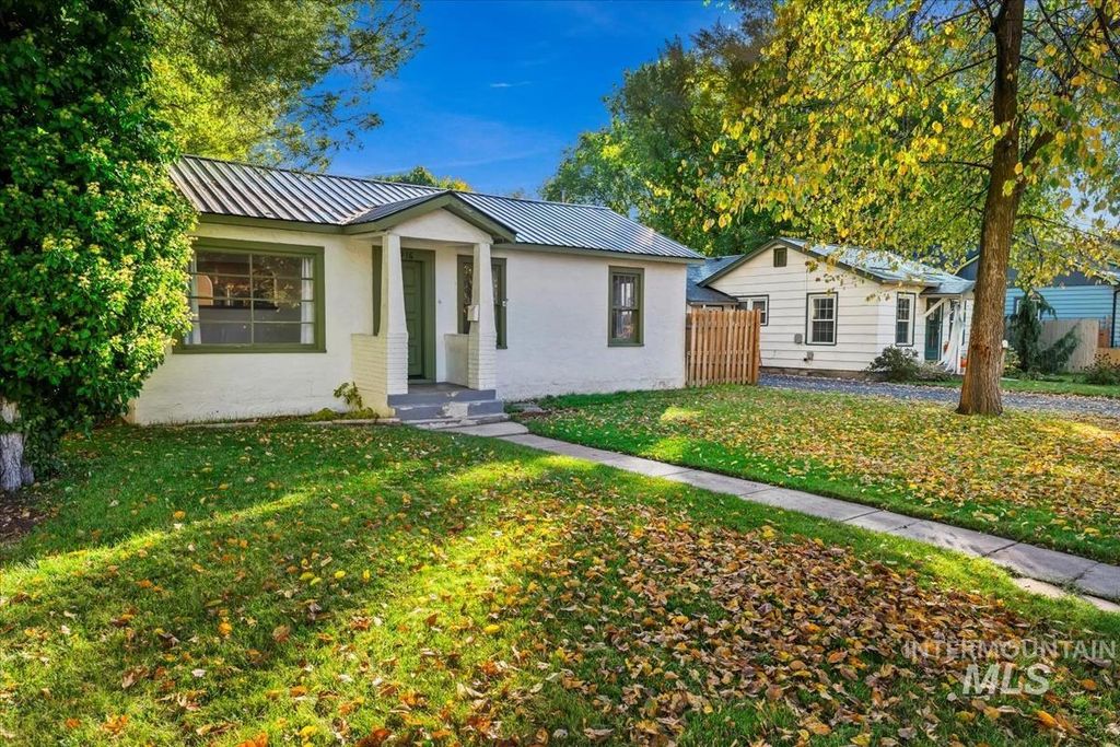 Photo of 1916 N 28th St, Boise, ID 83703 (MLS # 98966814)