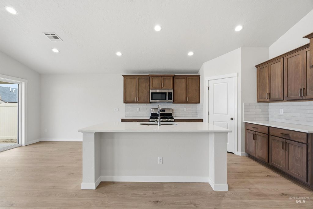 Photo of 4321 Dawnstar Ave, Caldwell, ID 83607 (MLS # 98993102)