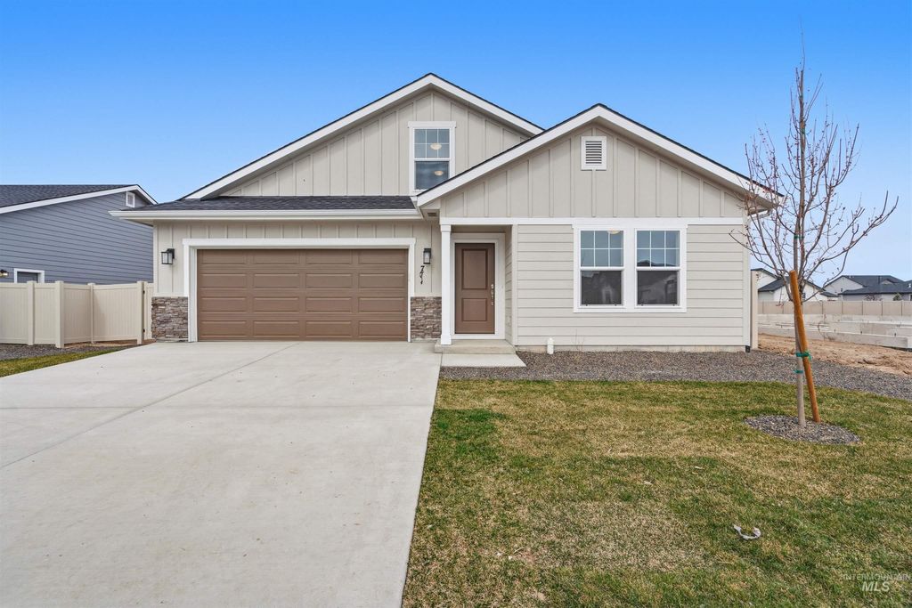 Photo of 4321 Dawnstar Ave, Caldwell, ID 83607 (MLS # 98993102)