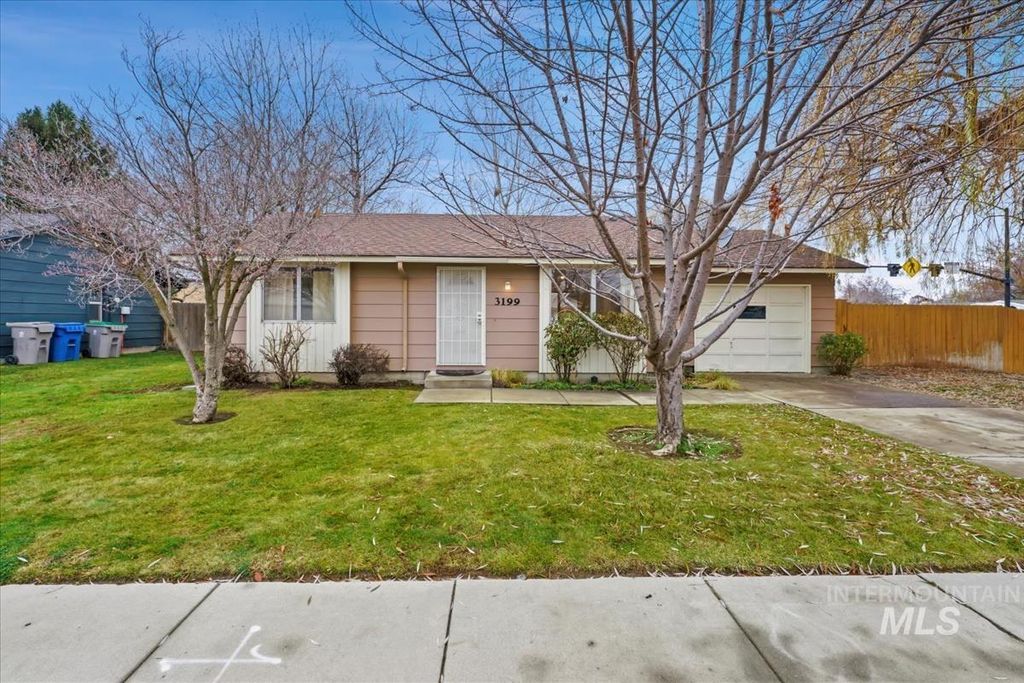 Photo of 3199 N Cribbens Ave, Boise, ID 83713 (MLS # 98969435)