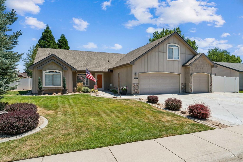 Photo of 16566 N Yorkshire Lane, Nampa, ID 83687 (MLS # 98994316)