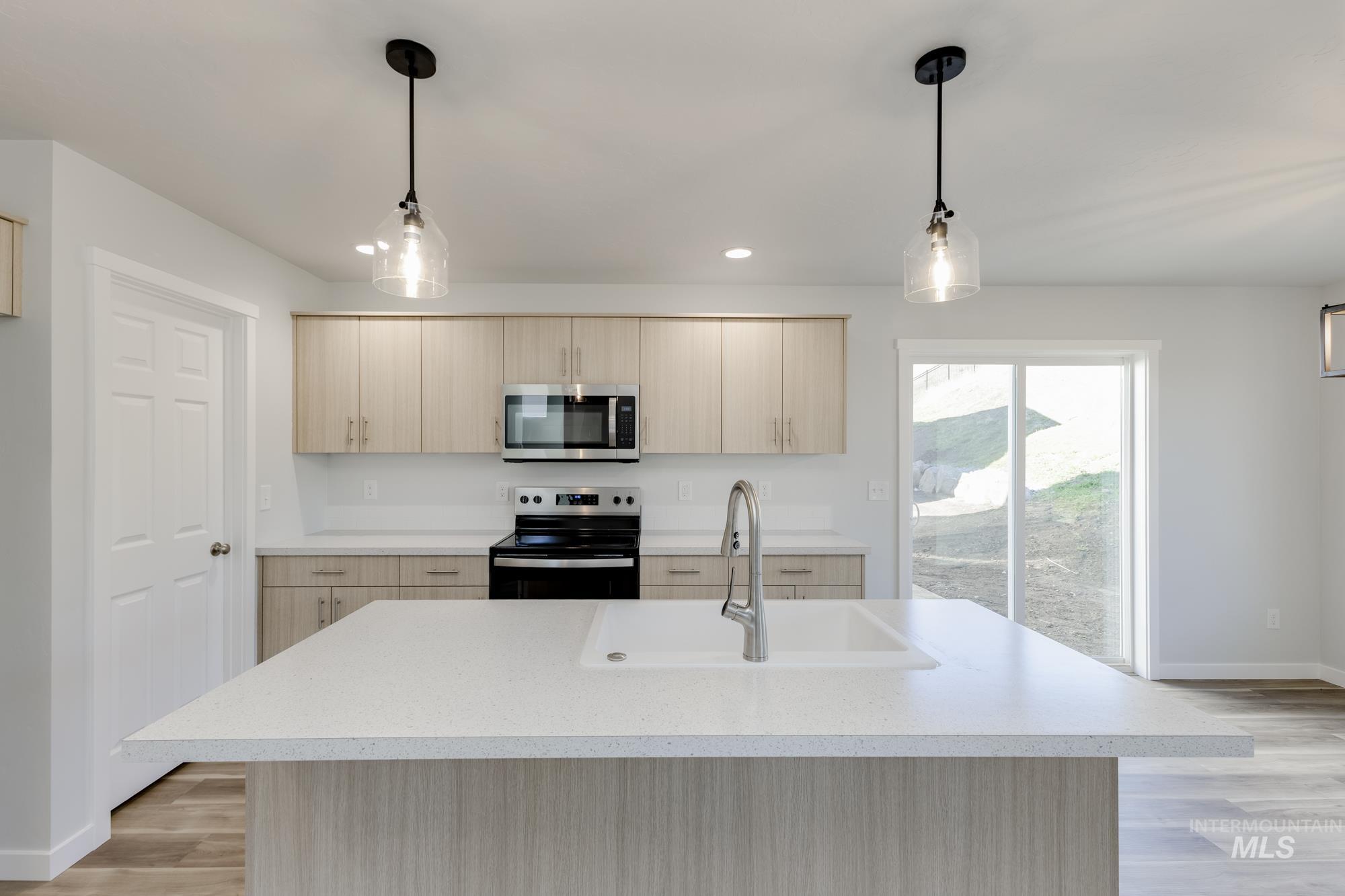 232 Caribou Ct