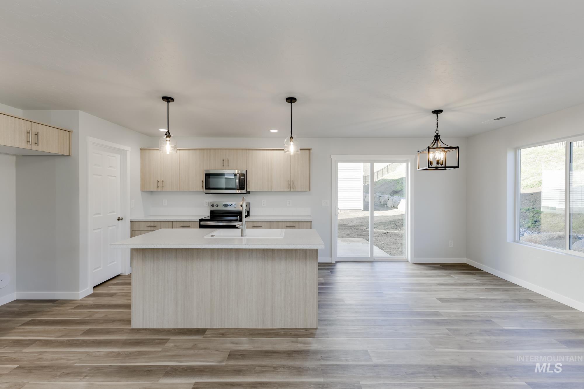 232 Caribou Ct