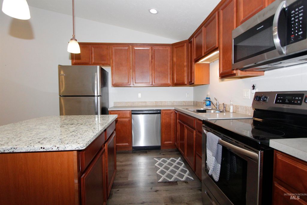 Photo of 3434 5th St #B, Lewiston, ID 83501 (MLS # 98965615)