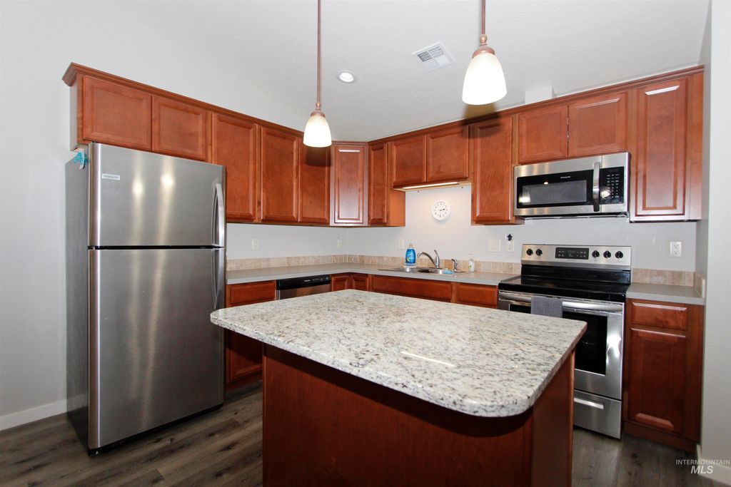 Photo of 3434 5th St #B, Lewiston, ID 83501 (MLS # 98965615)