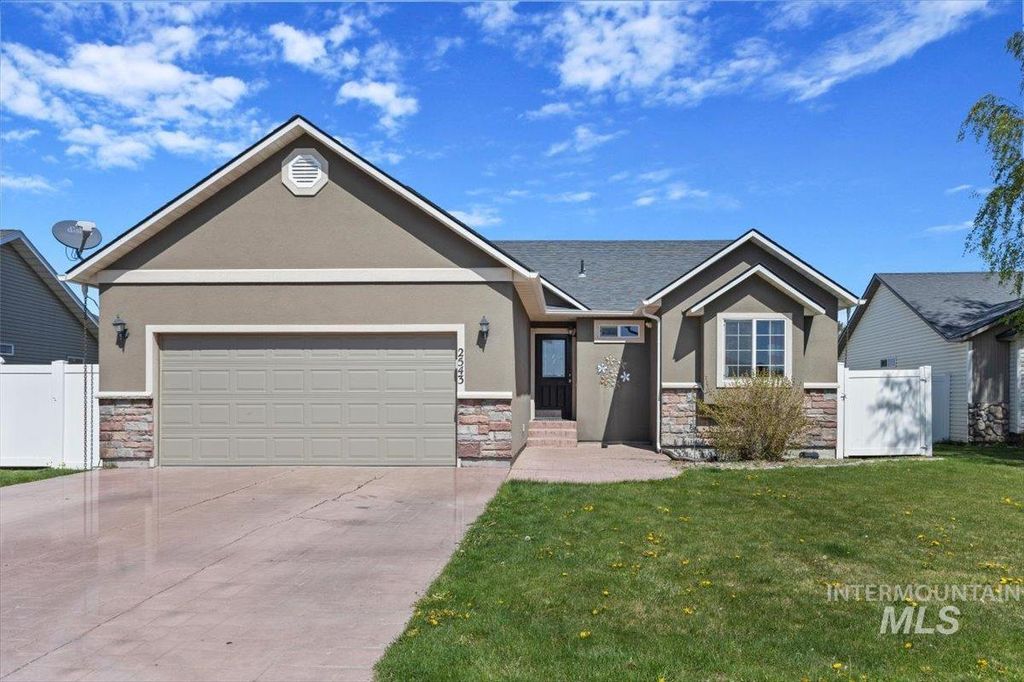 Photo of 2543 Denali Dr, Burley, ID 83318 (MLS # 98983036)