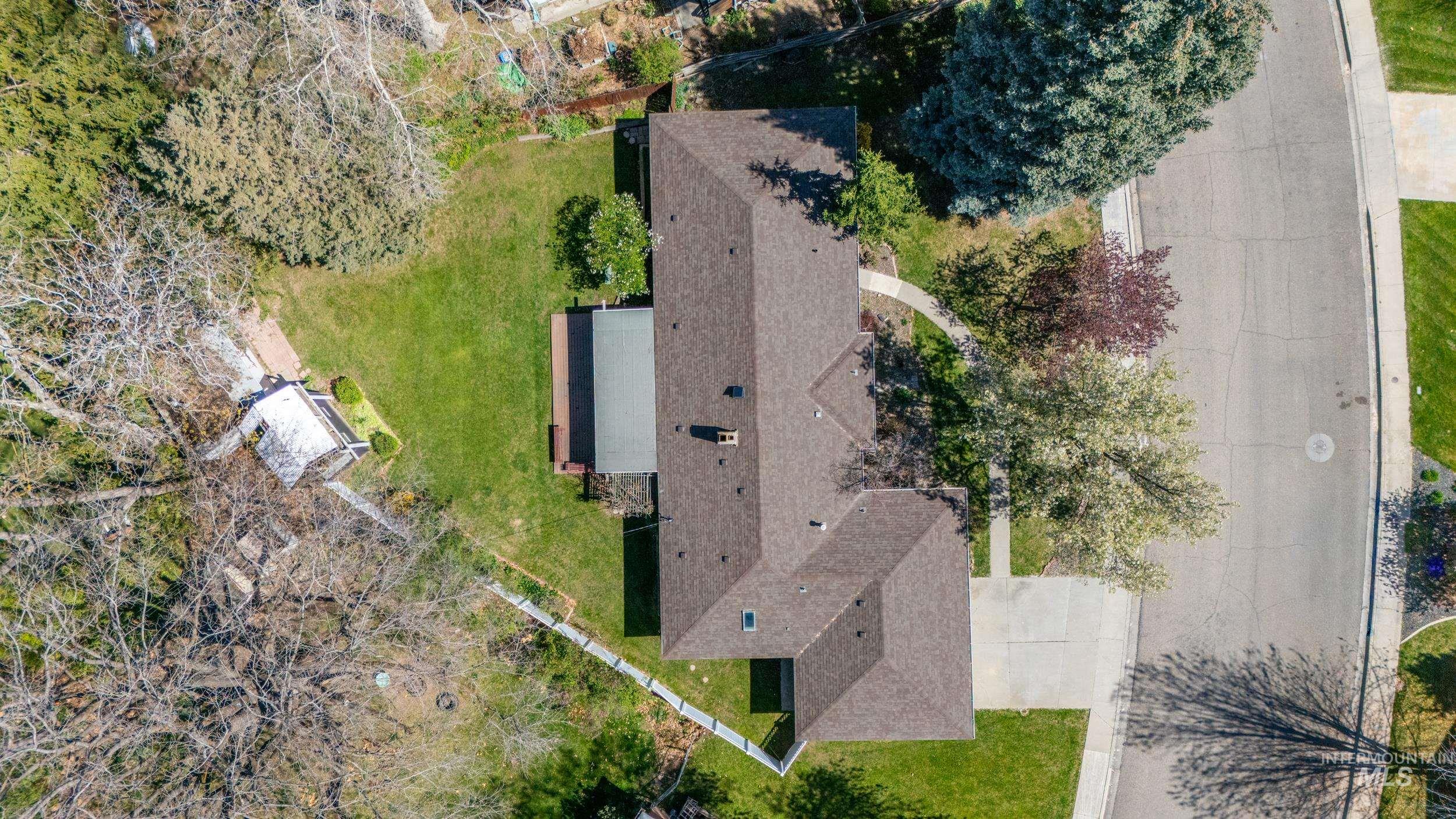 Aerial view of property and surrounding area