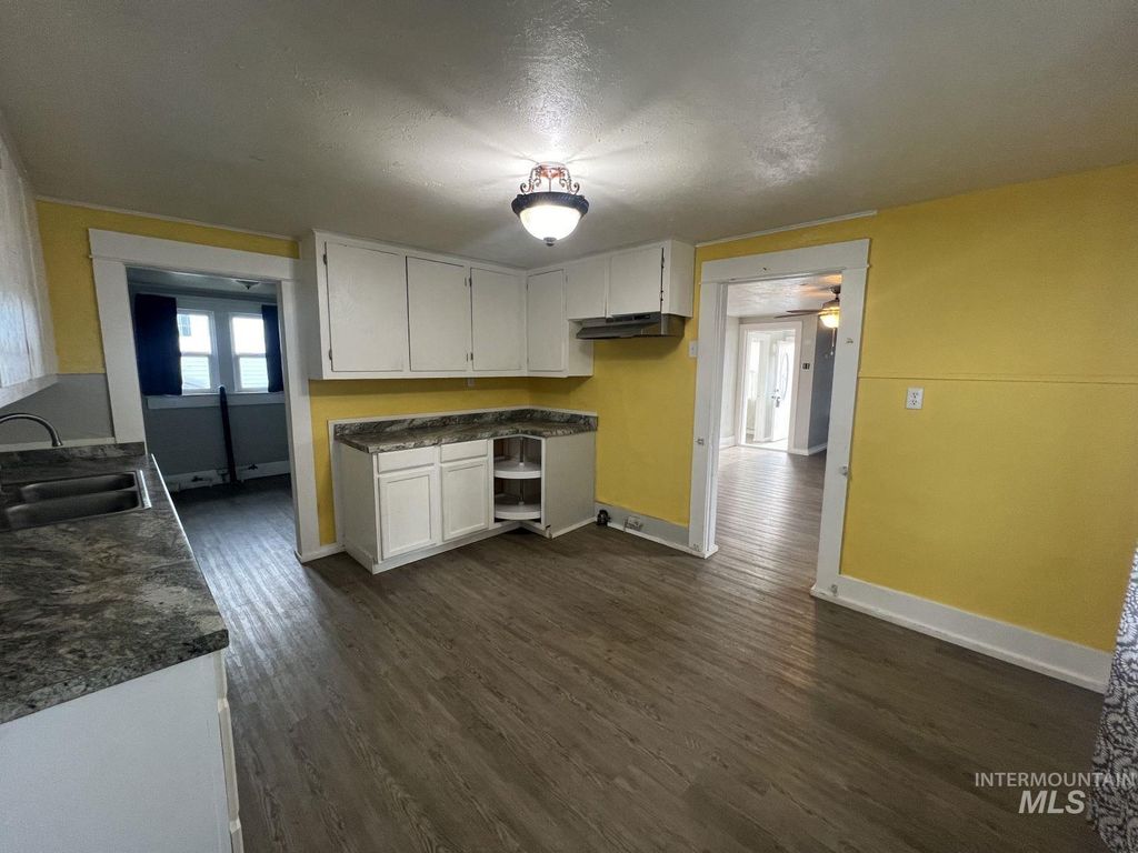 Photo of 316 S 8th Avenue, Buhl, ID 83316 (MLS # 98973784)