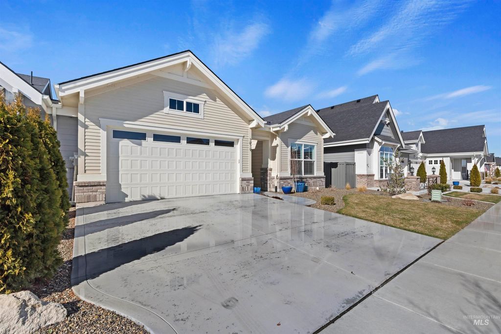 Photo of 5079 S Palation Ln, Meridian, ID 83642 (MLS # 98977681)
