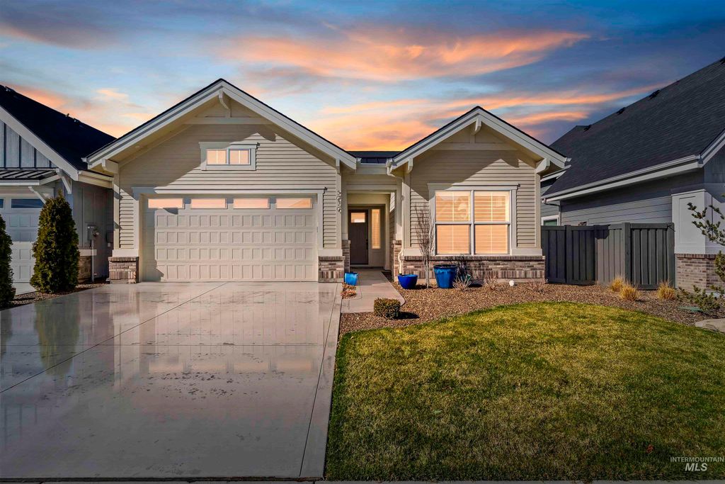 Photo of 5079 S Palation Ln, Meridian, ID 83642 (MLS # 98977681)