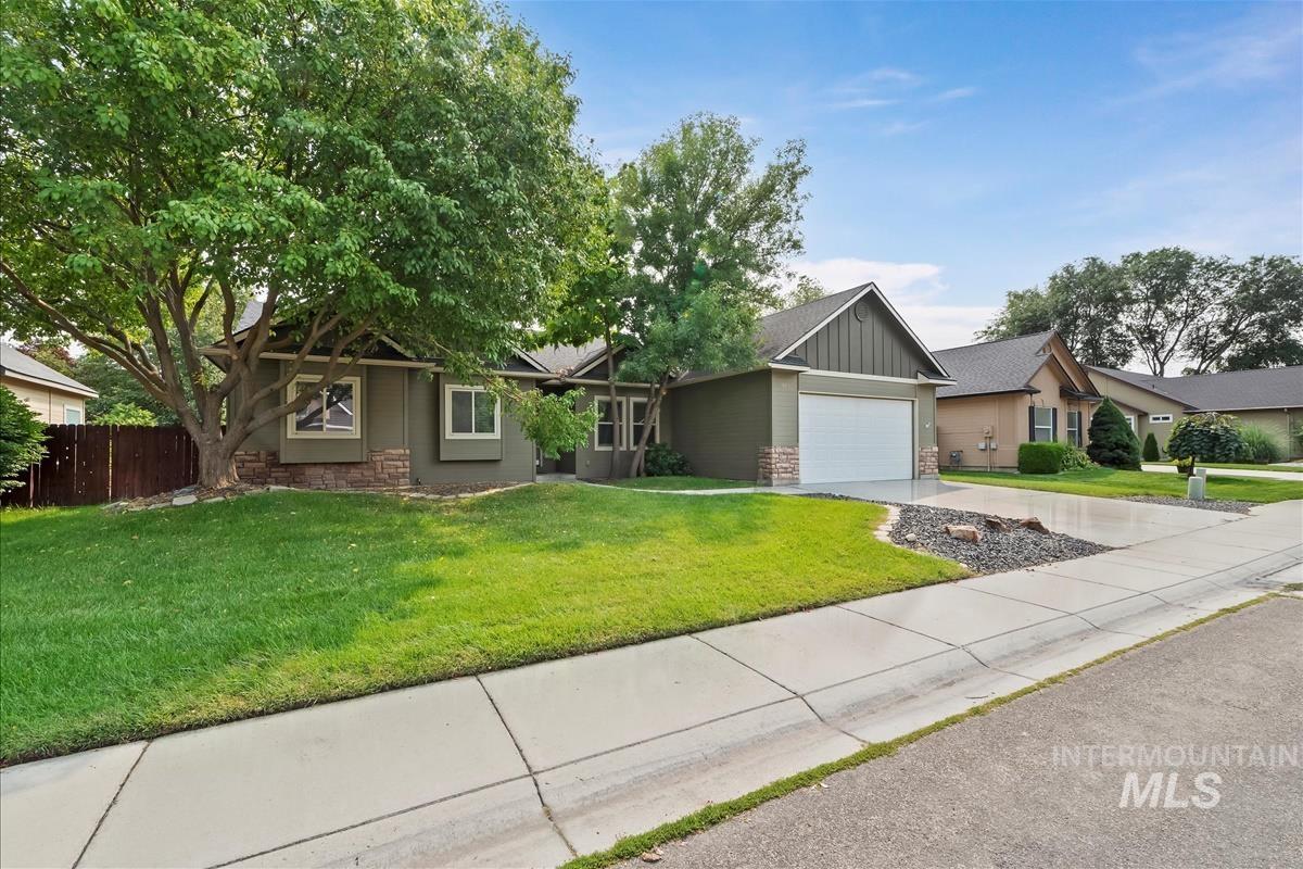 1024 S Eagle Rock Pl