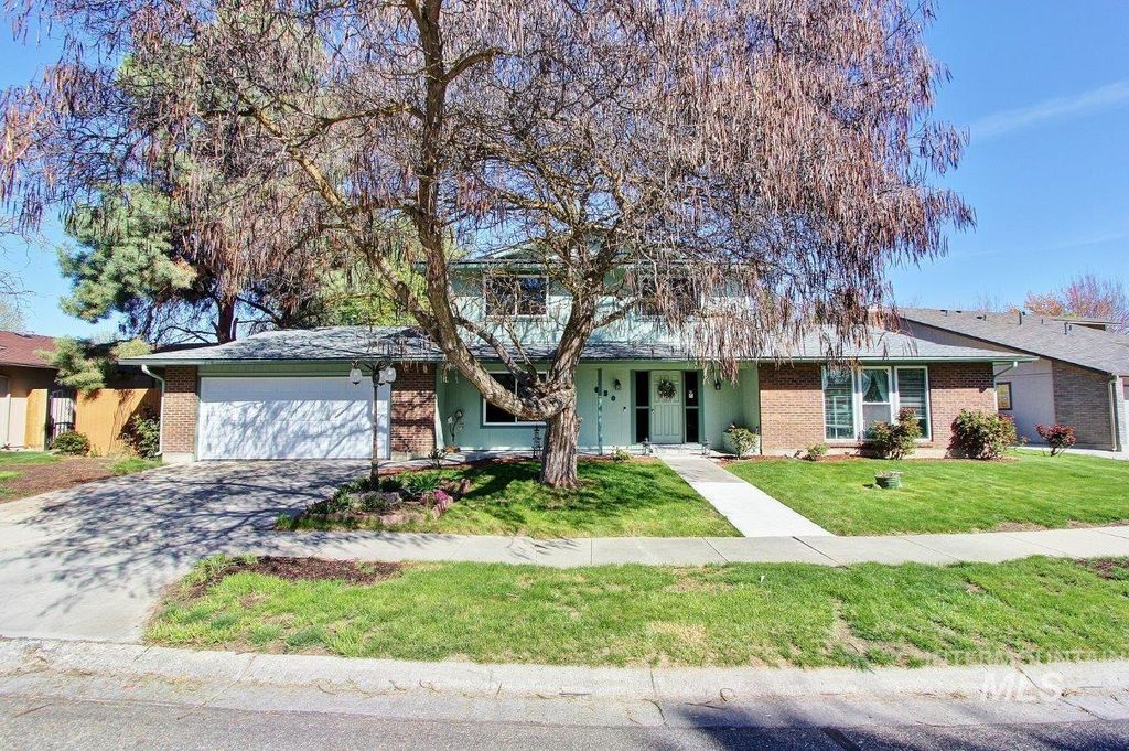 Photo of 650 Spyglass Way, Eagle, ID 83616 (MLS # 98981885)