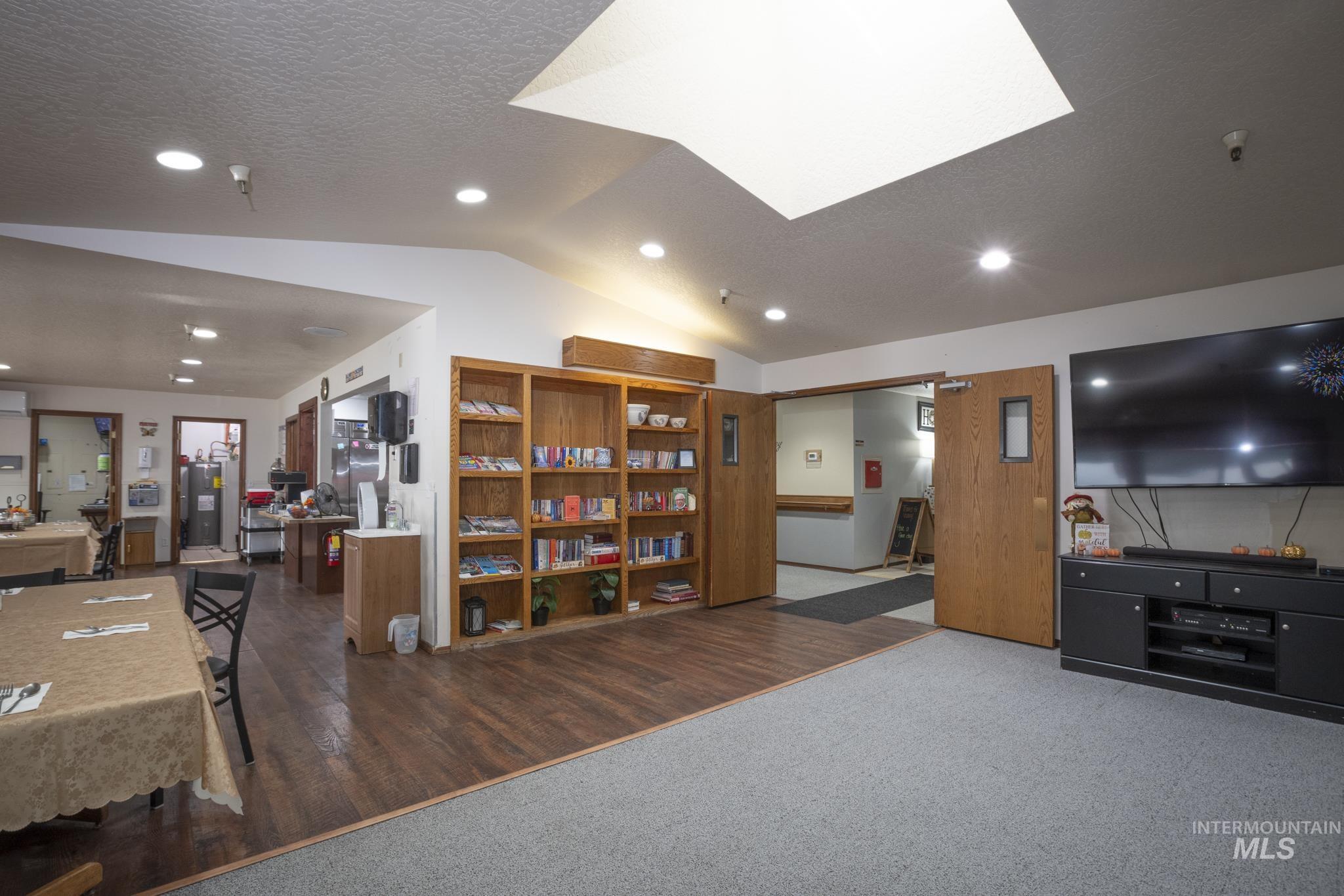1713 Center Ave.